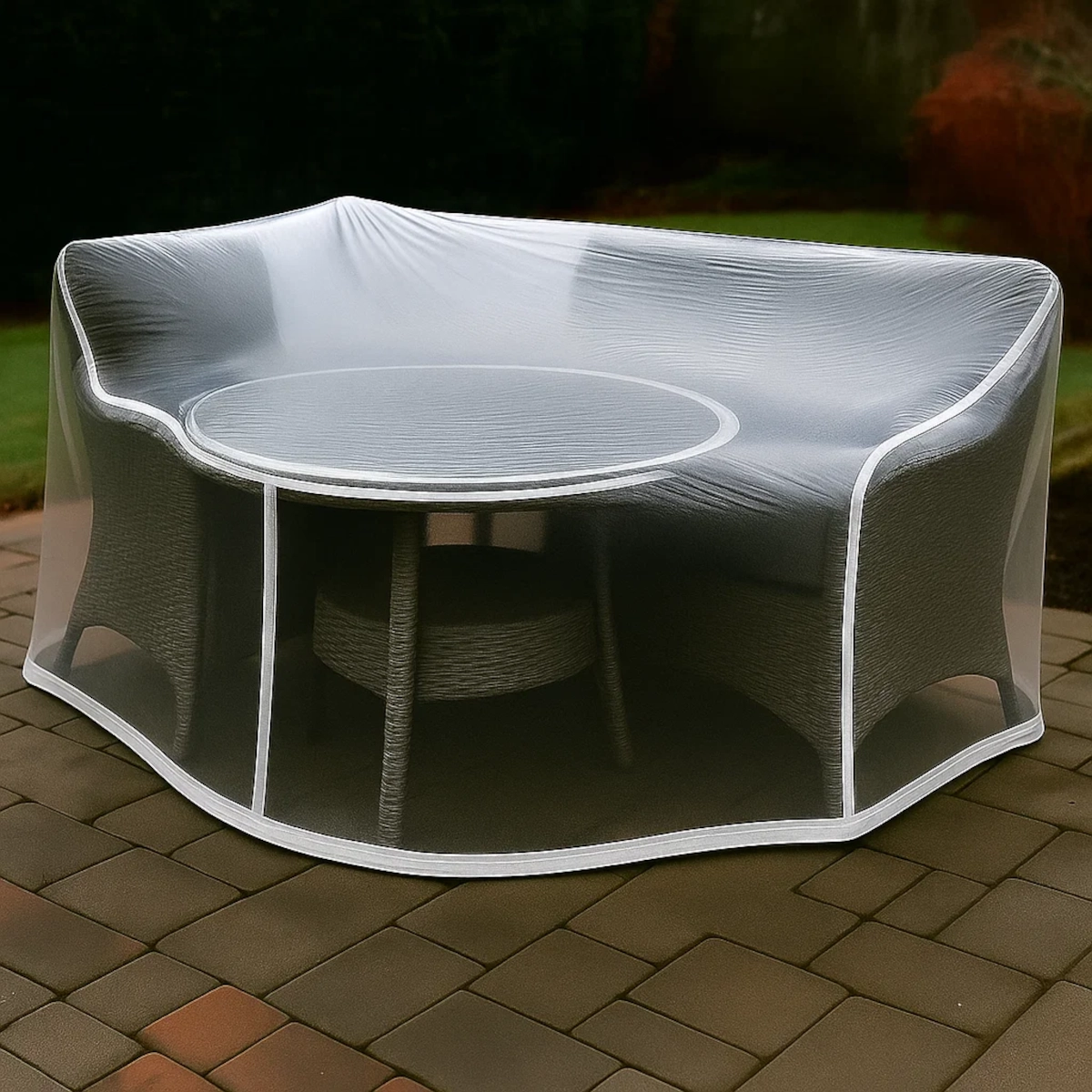 Pistolet à air chaud utilisé pour rétracter le film autour des meubles de terrasse afin d'obtenir un joint étanche et résistant aux intempéries.