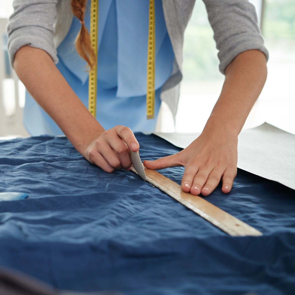 Couper et préparer le nouveau tissu