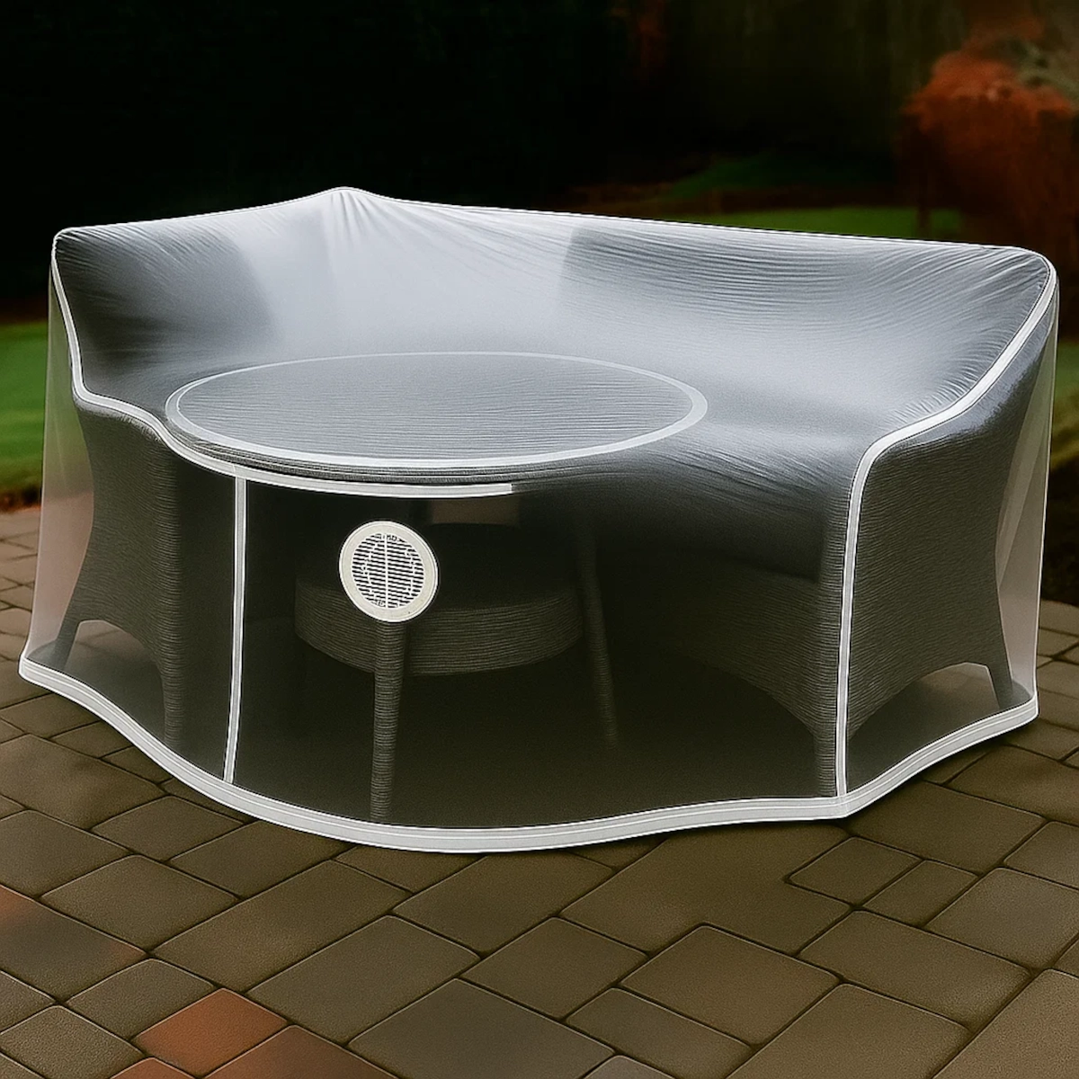 Évent d'aération installé sur le film rétractable recouvrant un ensemble de terrasse pour permettre la ventilation et éviter l'humidité.